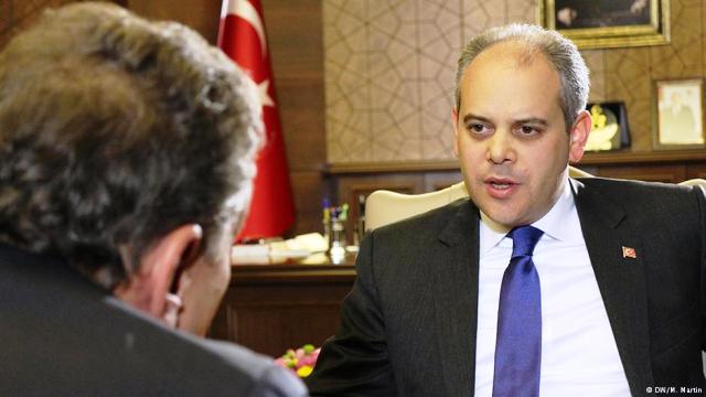 Deutsche Welle’nin Spor Bakanı’yla röportaj kayıtlarına bakanlık el koydu
