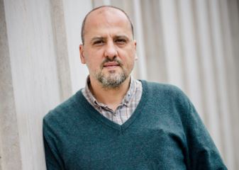 Ahmet Şık: Bank Asya’dan işlem yaptırmak suç ise Alçı-Kütahyalı çiftine ne olacak?