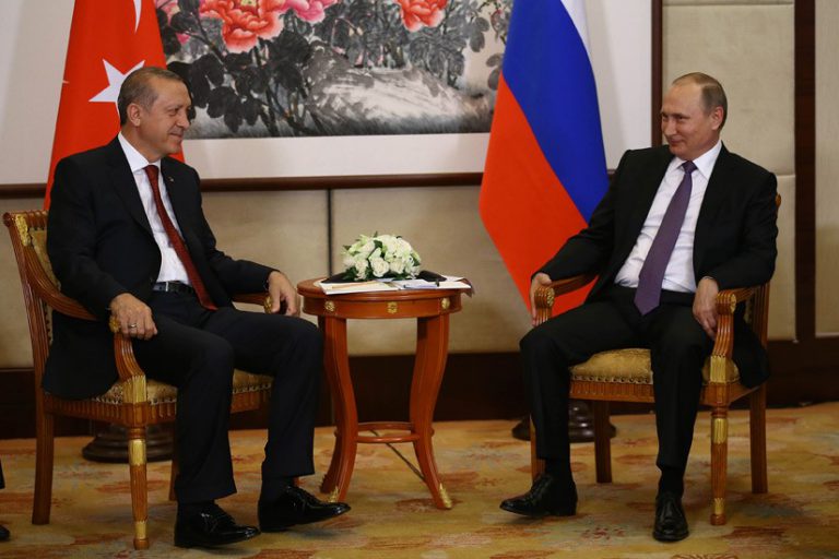 Erdoğan’dan Putin’e charter uçuşlar için teşekkür