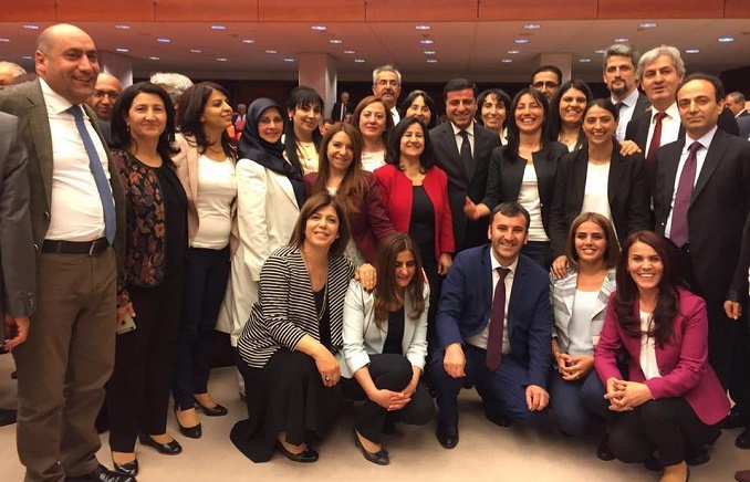 HDP’li 8 milletvekiline zorla getirme kararı