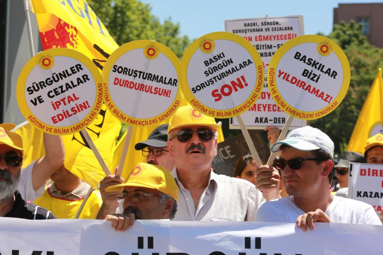 Eğitim sendikaları açıkladı: 3 ayda 70 bin öğretmen açığa alındı