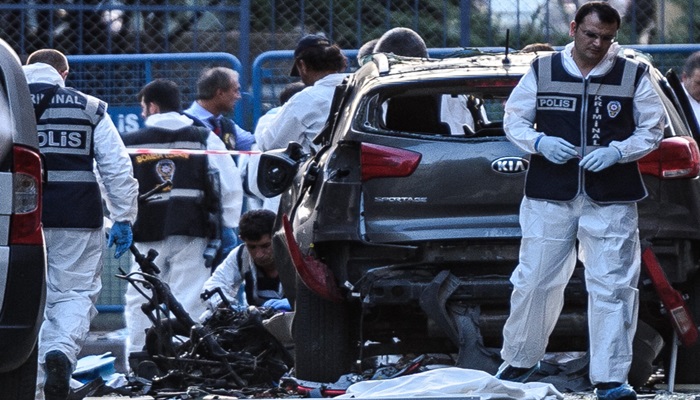 İstanbul’da terör: Bombalı motosikletle saldırı: 10 yaralı