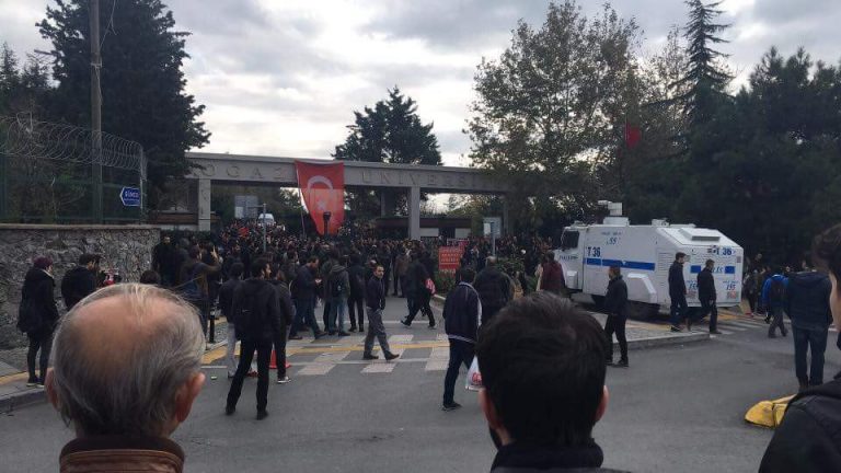 Boğaziçi öğrencilerinden ‘kayyım rektör istemiyoruz’ eylemi [VİDEO]