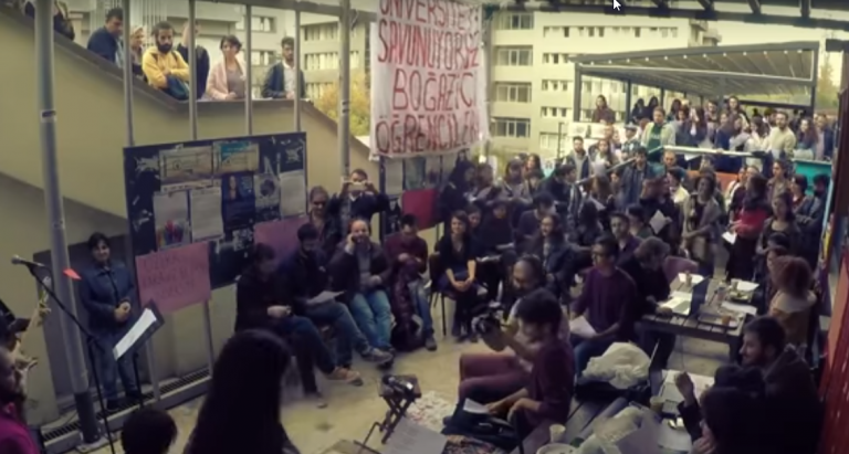 Boğaziçili üniversite öğrencilerinden KHK şarkısı [VİDEO]