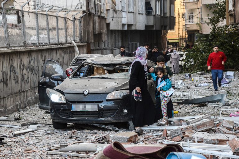 Diyarbakır’da 9 kişinin hayatını kaybettiği bombalı saldırıyı IŞİD üstlendi