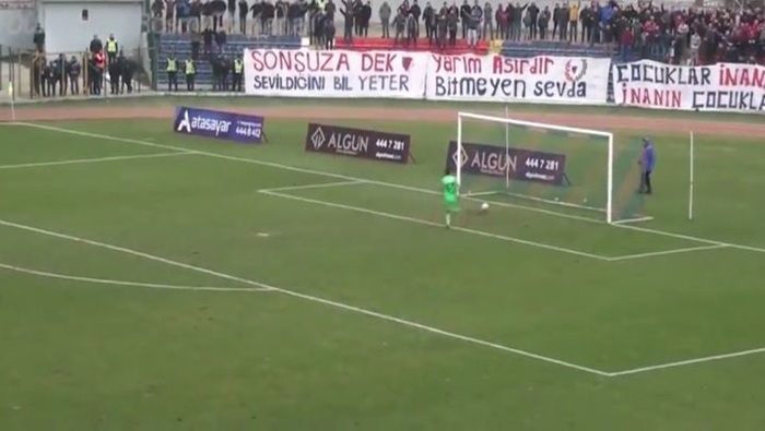 80 metreden vurdu, gol oldu…