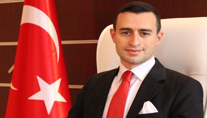 O kaymakamı da gözaltına aldılar