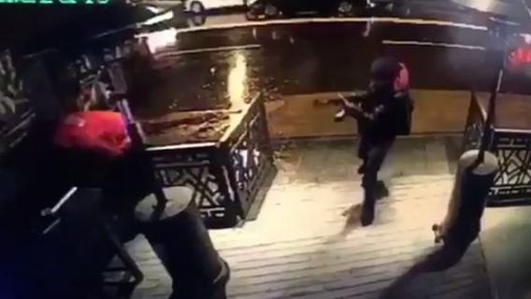 Reina saldırısında yeni görüntüler: Siyah elbiseli ve sırt çantalı olarak gelmiş [VİDEO-FOTO GALERİ]