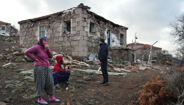 Ege yine depremle sarsıldı