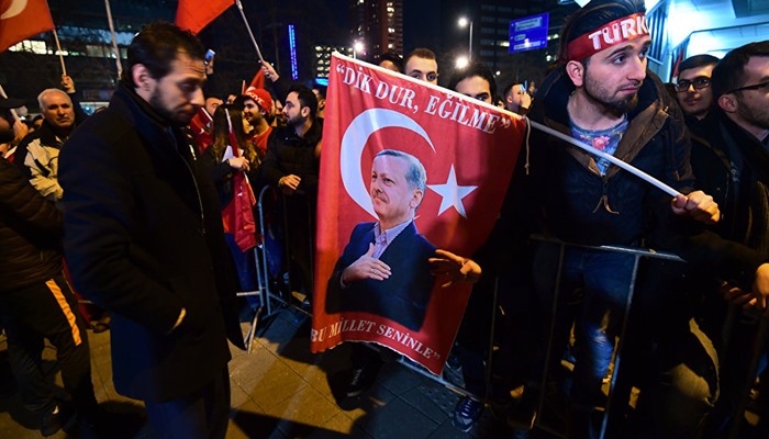 Hollanda’da krizinde geri adım, AKP propaganda yapmayacak!