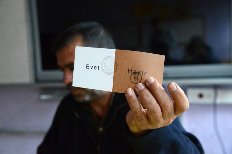 Referandumda ‘Evet’ oyu çıkmayan 5 köyün muhtarı görevden alındı