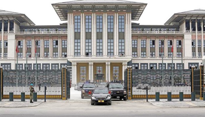 Bürokratın test sürüşü için Cumhurbaşkanlığı Sarayı’na bir tır araç gönderilmiş!