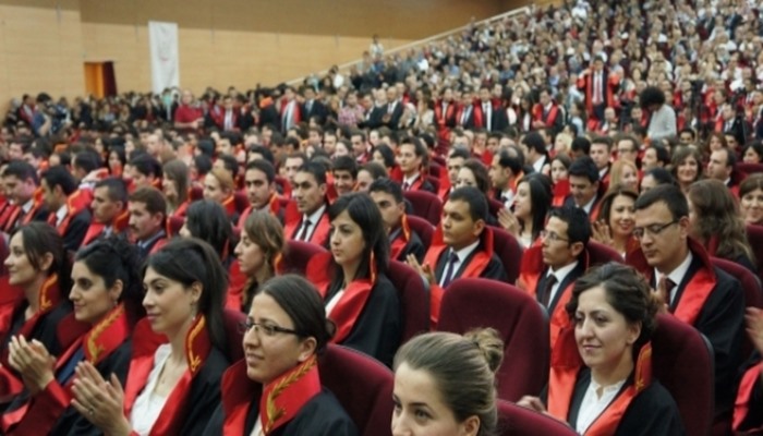 Paranoya sınır tanımıyor: 15 Temmuz sonrası alınan 200 hakim de ihraç edildi