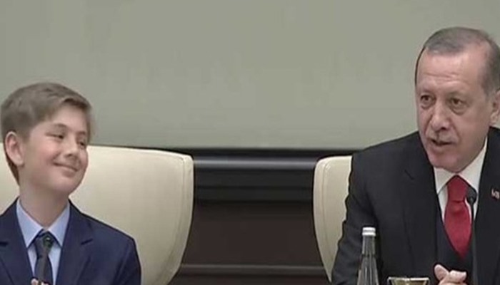 23 Nisan’da da koltuğu bırakmadı, soruya kendi cevapladı: AKP Genel Başkanlığı üyeliğim neden olmasın