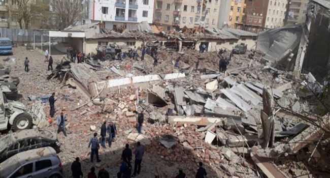 Dün ‘panzer tamiri kazası’ diyen İçişleri Bakanı: Diyarbakır’daki patlama terör saldırısı