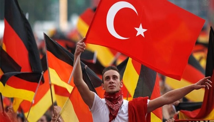 Almanya ve Hollanda sağ partileri: Evet veren Türkler ülkelerine geri dönsün, vatandaşlıktan çıkarılsın!