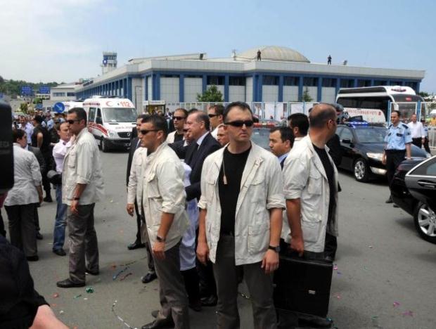 Erdoğan’ın korumalarından bir öğünde 71 asgari ücrete denk tatlı siparişi!