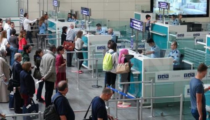 Atatürk Havalimanı’nda 5 bin pasaporta el konuldu