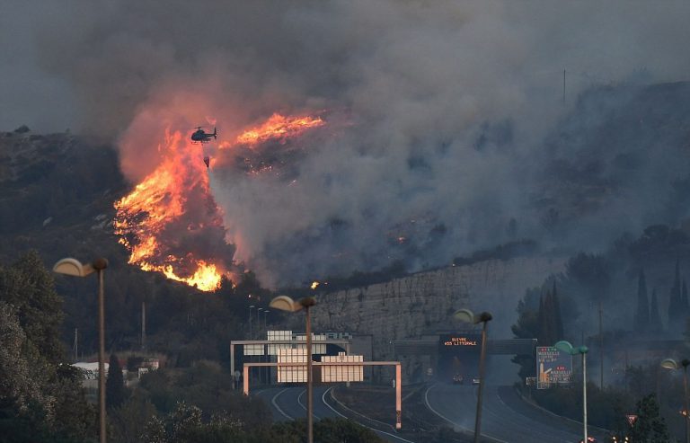 Fransa’da yangın durdurulamıyor, 12000 kişi tahliye edildi, 4500 hektar kül oldu