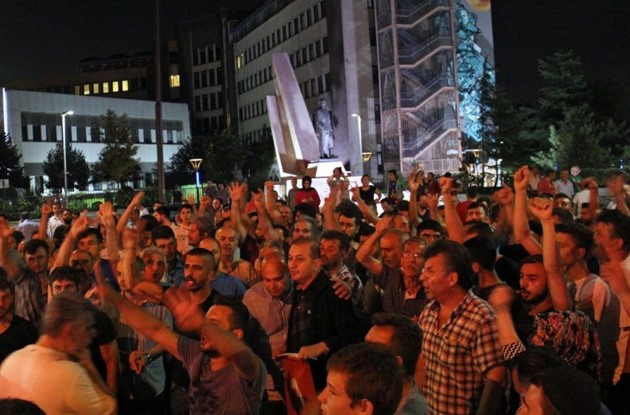 15 Temmuz öncesi Hollanda’dan uyarı: Türkiye’de kalabalık meydanlardan uzak durun