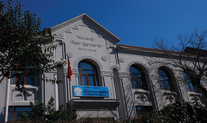 Ermeniler’de güvercin tedirginliği: “Irkçı saldırılardan okullarındaki öğrenci sayısı düştü, ülkeyi terk ediyorlar”