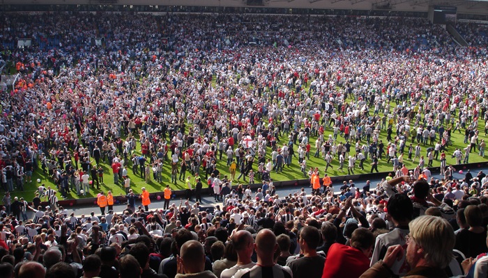 FC Köln taraftarları Avrupa’yı istila etti