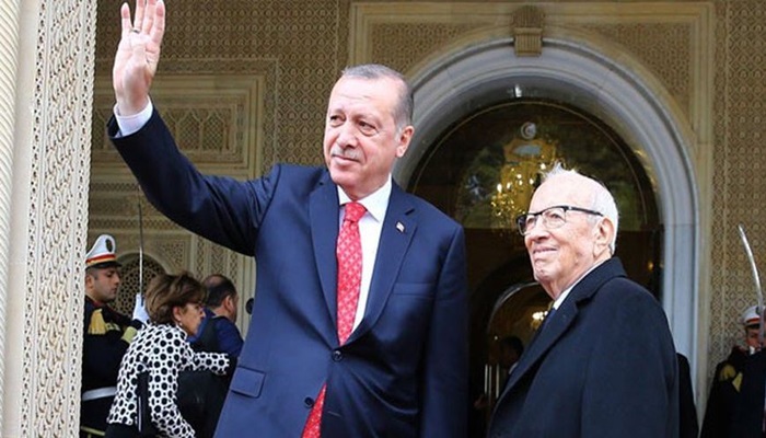 Erdoğan’a, Tunus gezisini yarıda kestiren ‘Rabia’ tepkisi: Bizim böyle bir işaretimiz yok