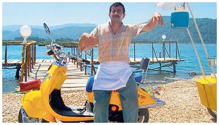 ‘Dondurmam Gaymak’ filminin başrol oyuncusu Turan Özdemir hayatını kaybetti