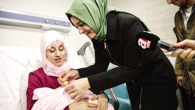 Aile Bakanına çağrı: Cezaevlerindeki bebekleri de görün!