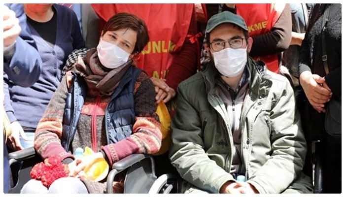 KHK mağdurları Nuriye Gülmen ve Semih Özakça açlık grevinin 300. gününde