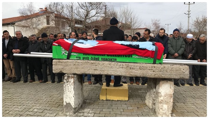 KHK ile ihraç polis müdürü gurbette hayatını kaybetti, çok sevdiği üniformasıyla defnedildi