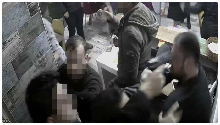 İyi hizmet görmedikleri için kokoreççide silah çeken polislerle ilgili karar verildi