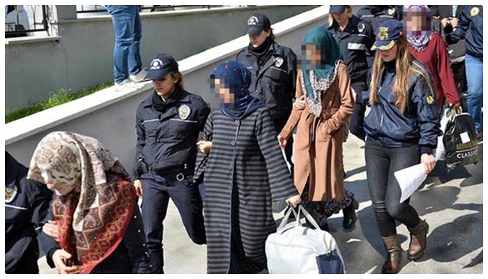 Mersin’de ev hanımları ve kız öğrencilere günlerce işkence yaptılar; sohbetten suikast çıkartıp 43 kişiyi tutukladılar