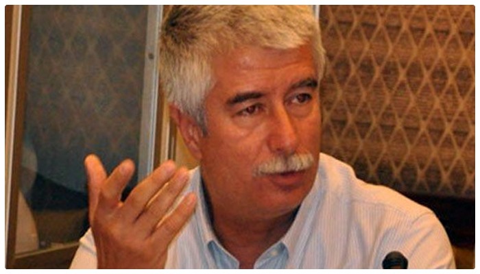 Hürriyet okur temsilcisi Ahmet Hakan’a ‘haddini’ bildirdi: Gazetecilik sınırlarını aştı