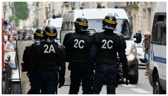 Paris’te rehine krizi