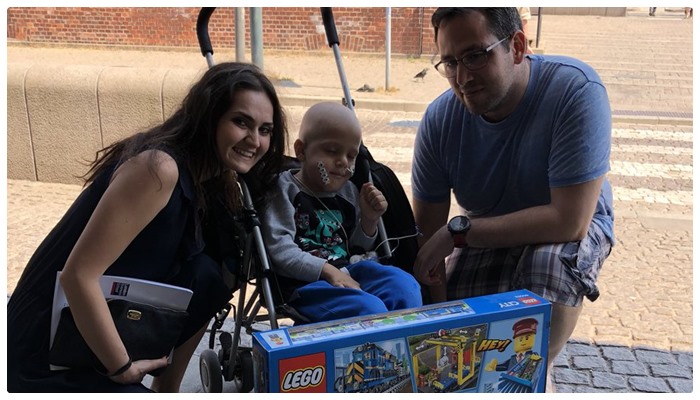 Akademisyen Özkırımlı kanser hastası oğlunun mutluluğunu böyle paylaştı