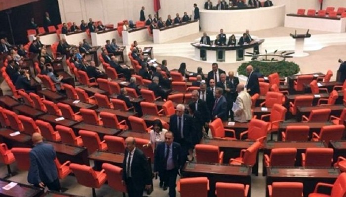 Bakanlar yemin etti; CHP Süleyman Soylu’yu protesto edip Meclis salonunu terk etti