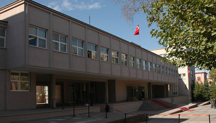 AKP’den atama furyası: Kapanacak Başbakanlığa bile daire başkanı atadılar