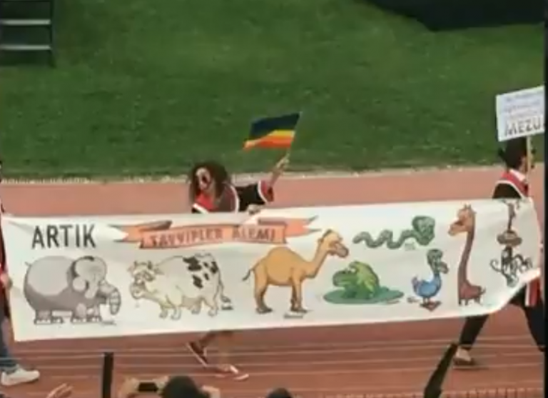 ODTÜ’deki ‘Tayyipler Alemi’ pankartına 3 gözaltı