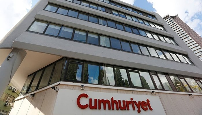 Cumhuriyet’te istifalar arka arkaya geldi, yazılar sansürlendi; ulusalcı kanat fırtınası sürüyor