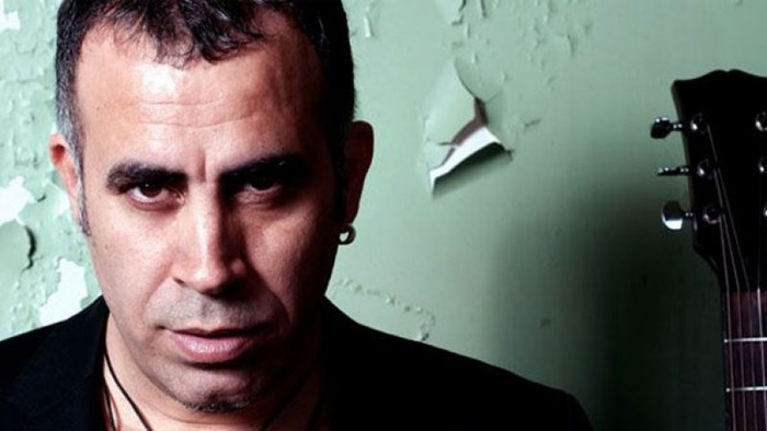 Küfür edilen mesajı 1300 kişi beğenince, Haluk Levent AHBAP’tan istifa etti
