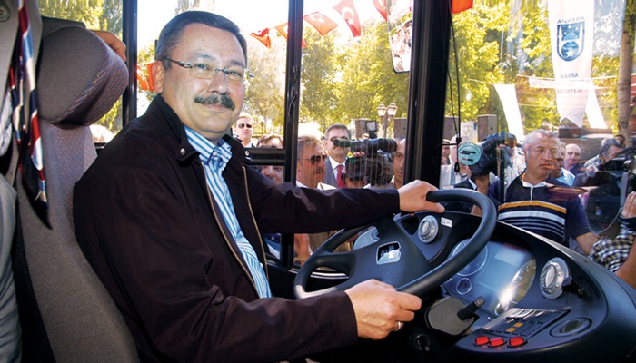 “Melih Gökçek, otobüs başına 3 bin 315 mark rüşvet aldı’ sözüne üç yıl sonra beraat