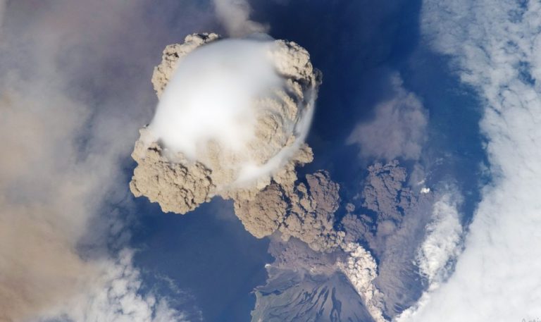 Dünya milyarlarca ton okyanus suyu yutuyor: Deprem riski artabilir