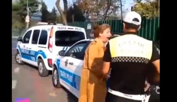 Aracı trafikten men edilen öğretmen sinir krizi geçirdi