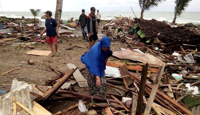 Endonezya’yı tsunami vurdu: En az 222 ölü, 843 yaralı