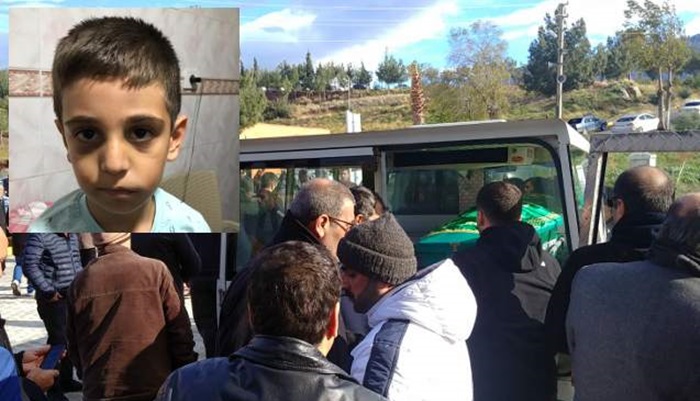 Babasının demir sopayla döverek öldürdüğü Mertcan toprağa verildi