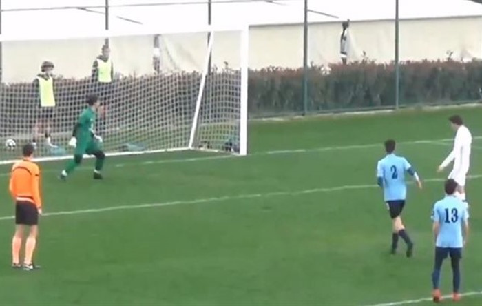 Altınordulu futbolcu haksız penaltıyı dışarı attı