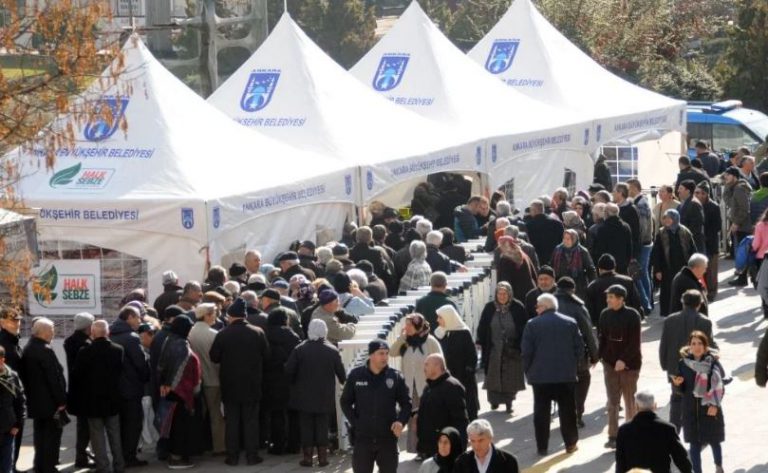 AKP döneminde, tarım alanları ve çiftçi sayısı da erimiş