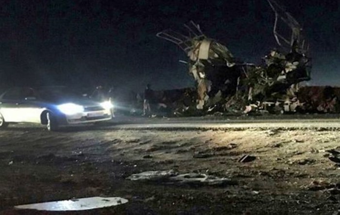 İran devrim muhafızlarını taşıyan otobüse intihar saldırısı: Ez az  20 kişi öldü