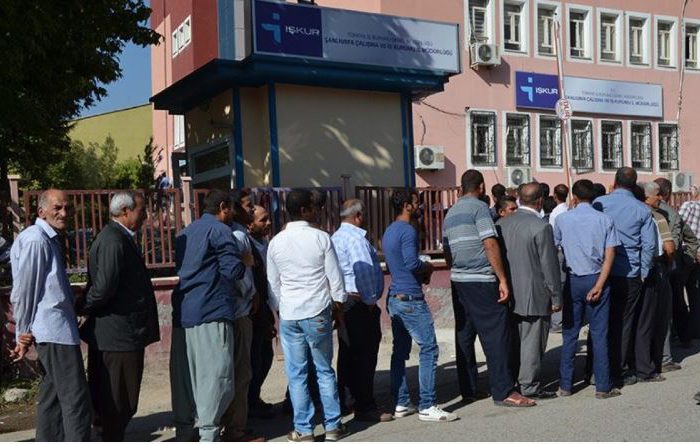 İşsizlik son iki yılın zirvesinde: 4 milyona dayandı